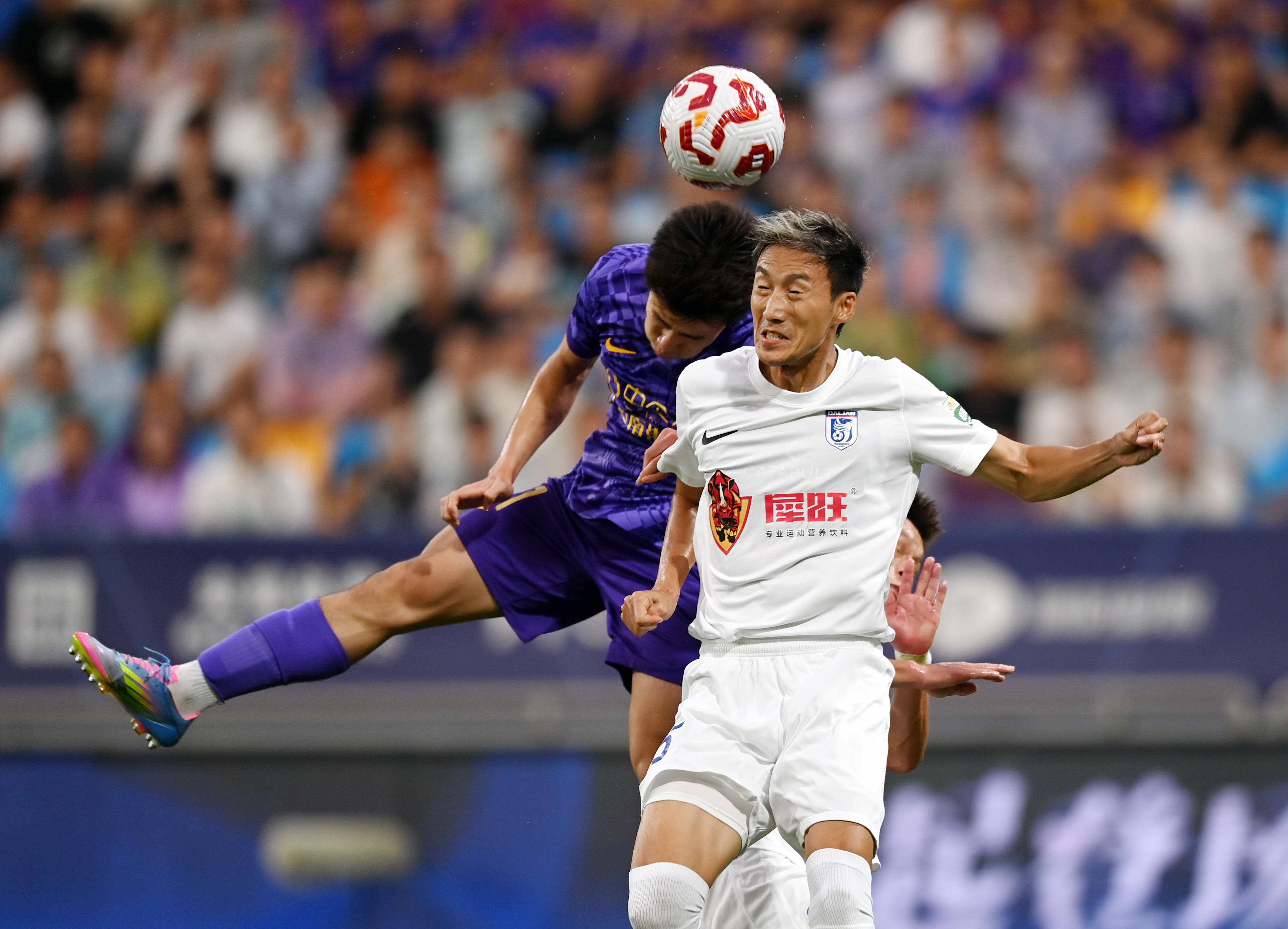 端都表现出 端都表现出