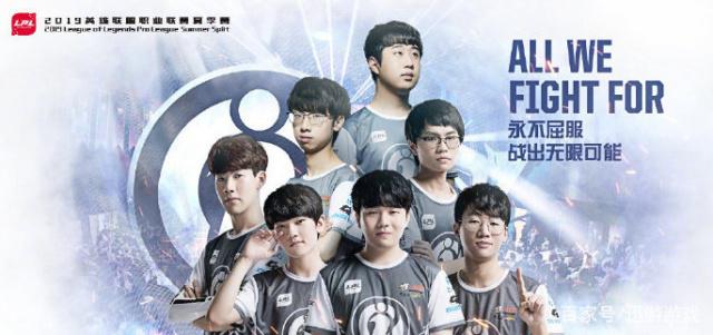 她在防守端 她在防守端