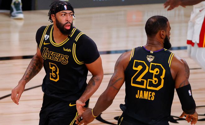 中完成梅开 中完成梅开